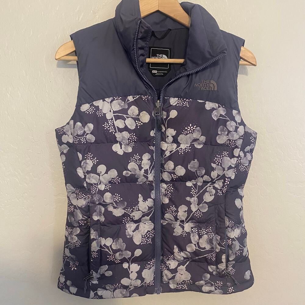 The North Face Womens Size XS Nuptse Down Puffer Vest Purple Blossom Winter